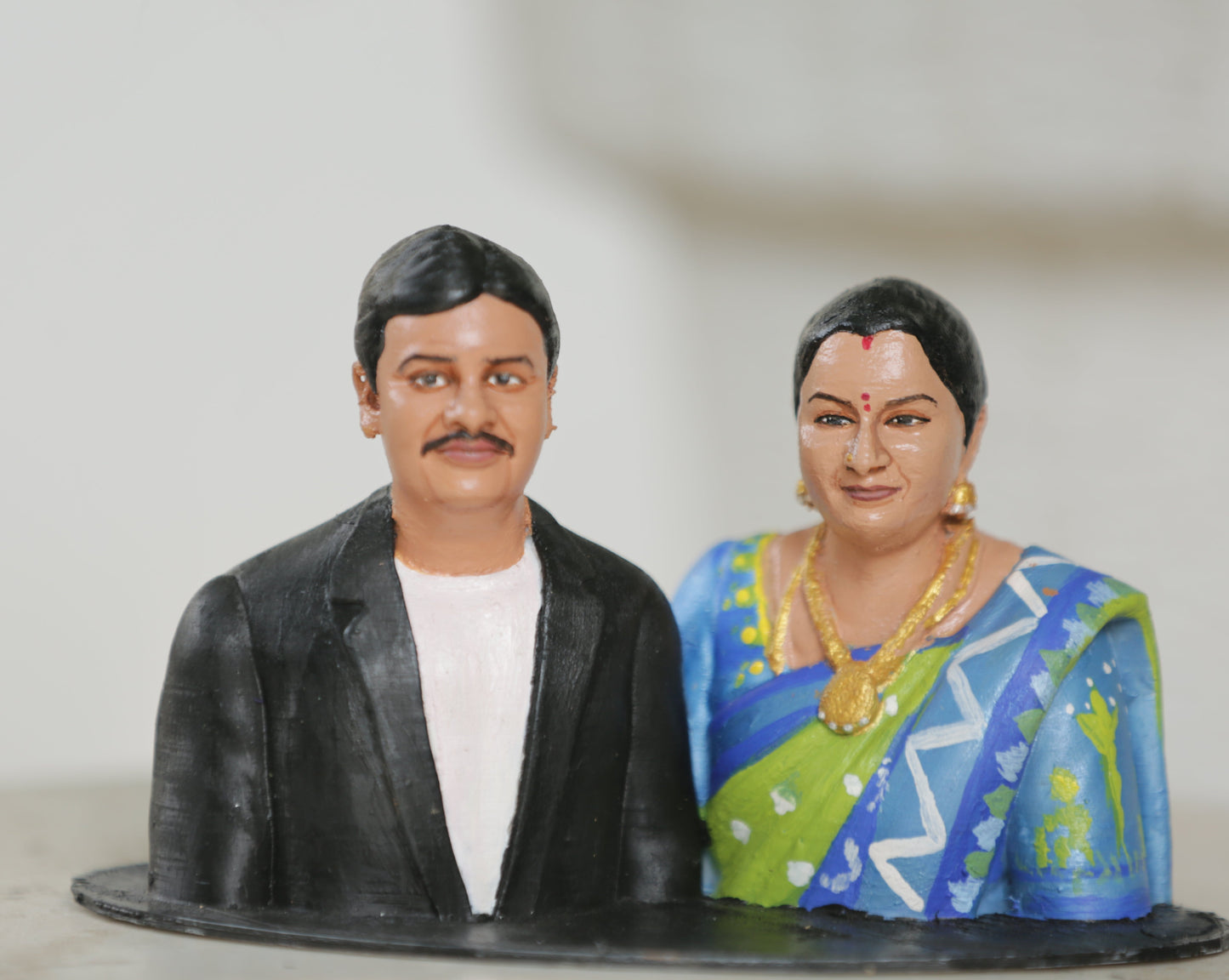 Best Anniversary Gift For Parents - 3d Miniature Couple Half Bust