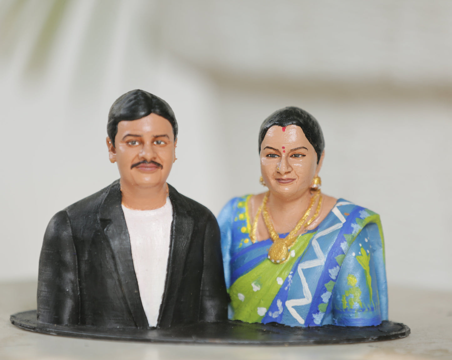 Best Anniversary Gift For Parents - 3d Miniature Couple Half Bust