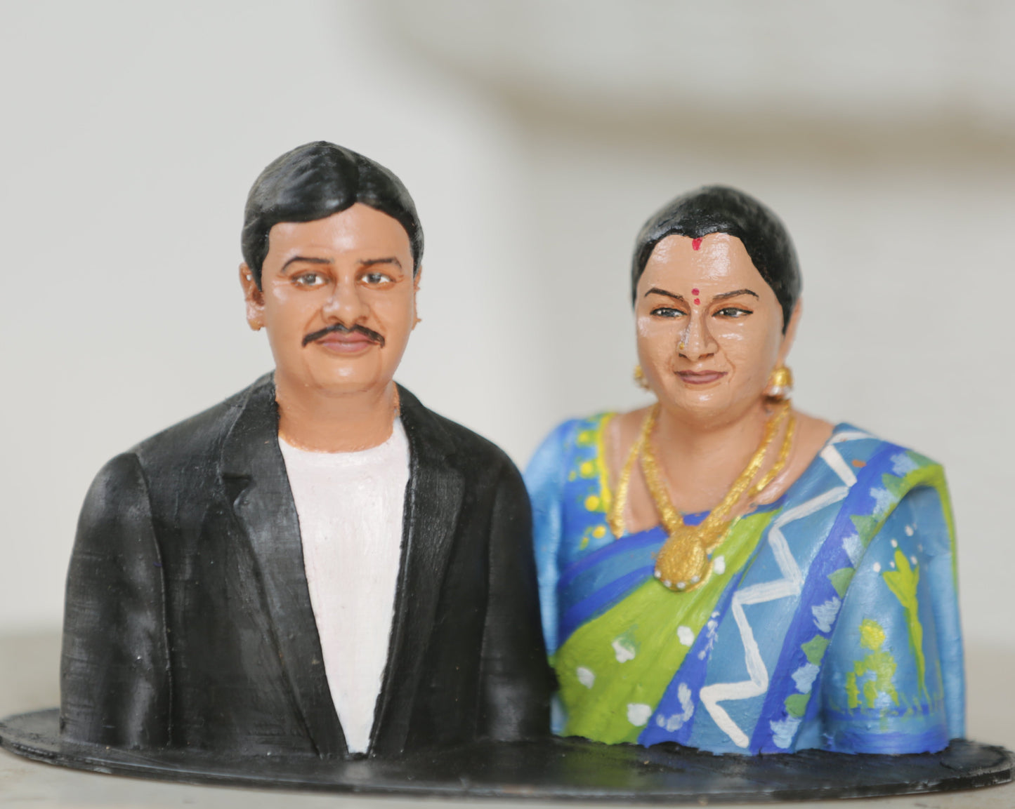 Best Anniversary Gift For Parents - 3d Miniature Couple Half Bust